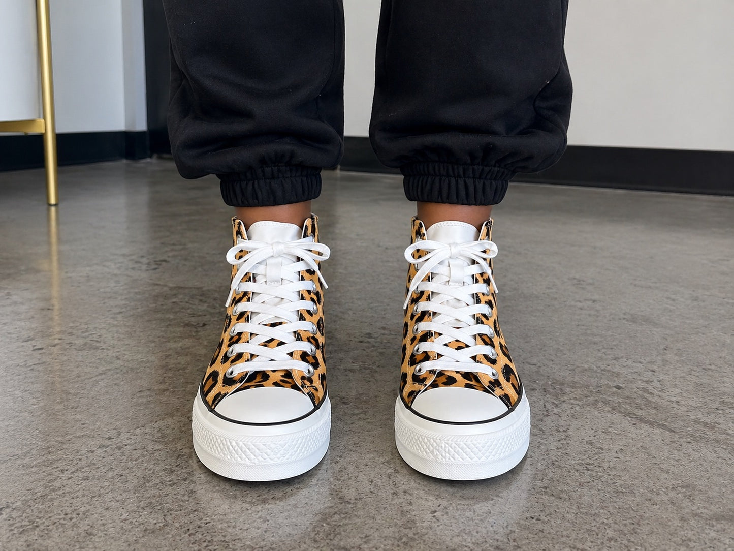 Womans High top leopard sneakers